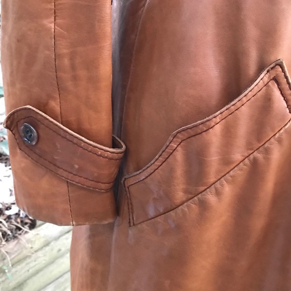 • SOLD •.  Vintage Leather Fox Fur Coat - Picture 7 of 8